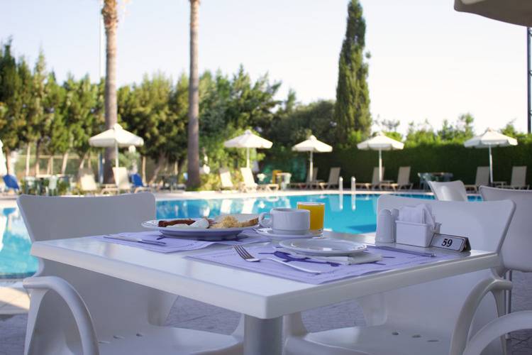 Kapetanios Bay Hotel