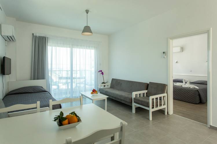 Kapetanios Bay Hotel