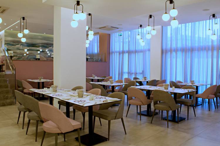 Kapetanios Bay Hotel
