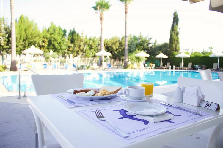 Kapetanios Bay Hotel