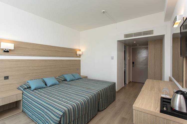 Kapetanios Bay Hotel