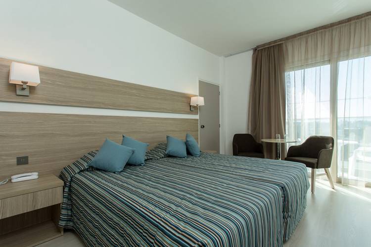 Kapetanios Bay Hotel