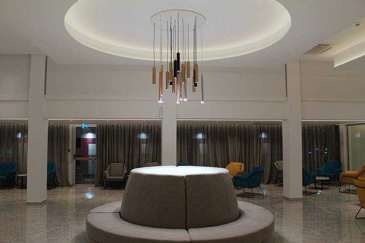 Kapetanios Bay Hotel