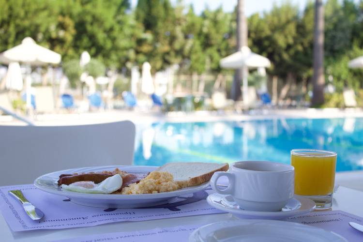 Kapetanios Bay Hotel