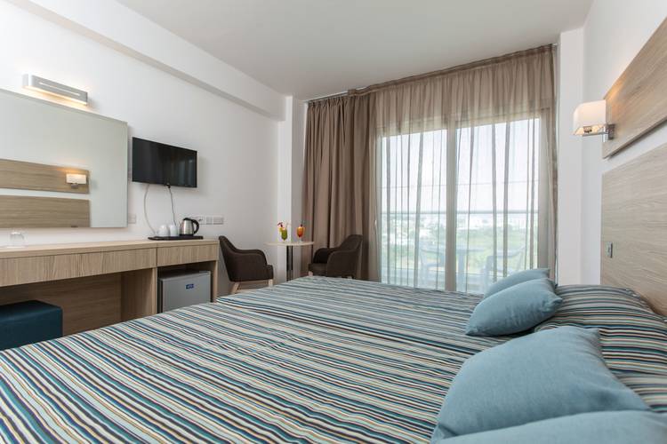Kapetanios Bay Hotel