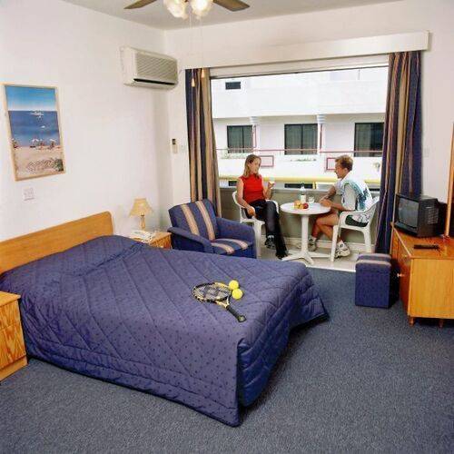 Blazer Residence Apts (Ex. Petrou Aparthotel)