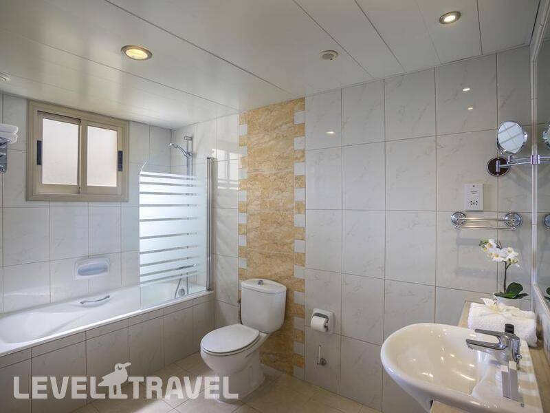 Фотография Aquamare Beach Hotel & Spa