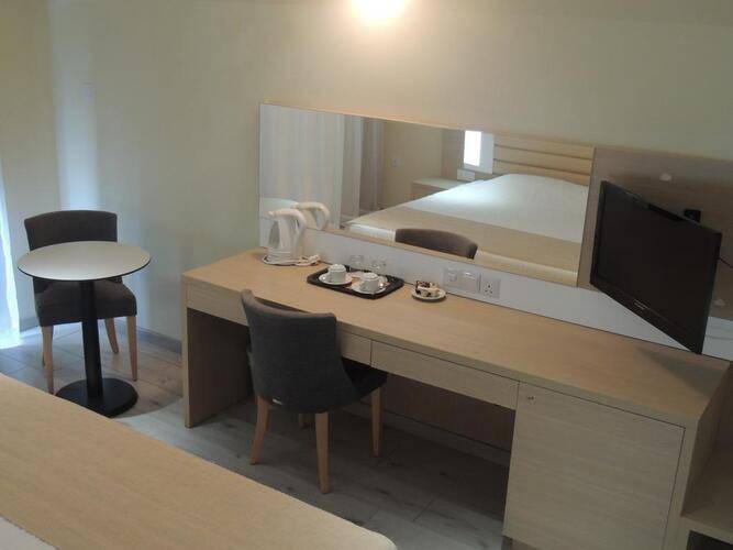 Anesis Hotel