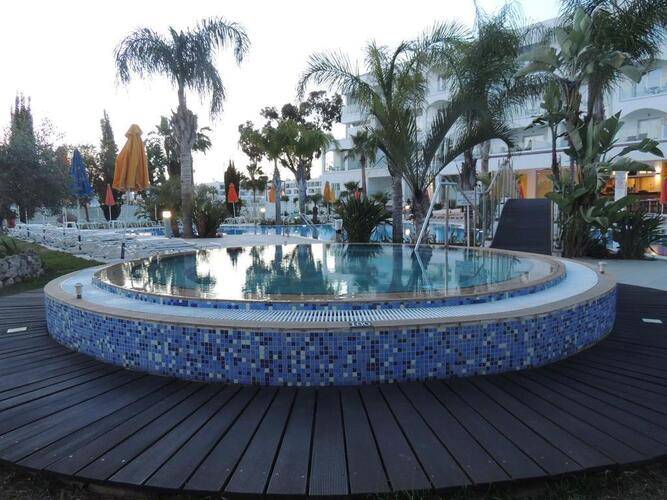 Anesis Hotel