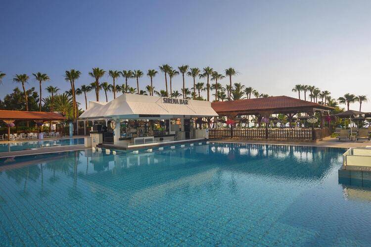 Cavo Maris Beach Hotel