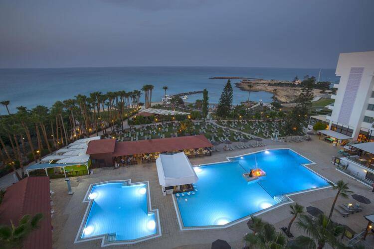 Cavo Maris Beach Hotel