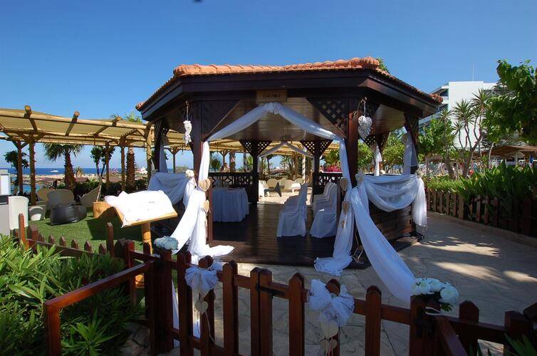 Cavo Maris Beach Hotel