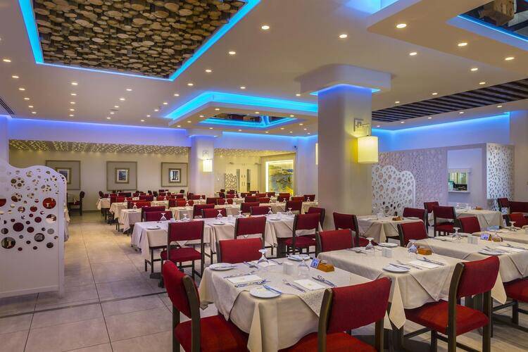 Cavo Maris Beach Hotel