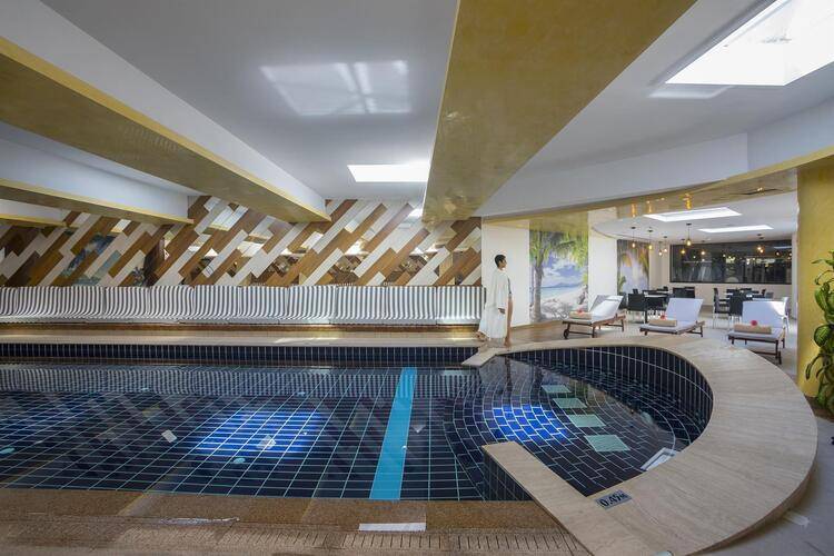 Cavo Maris Beach Hotel