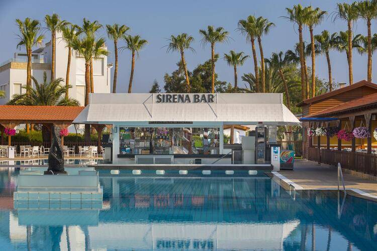 Cavo Maris Beach Hotel