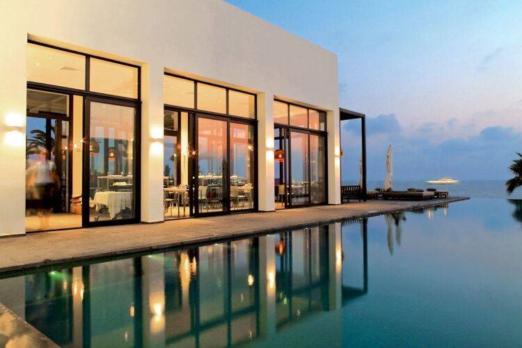 Almyra Hotel