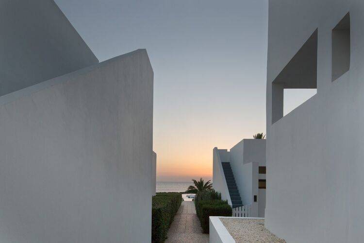 Almyra Hotel