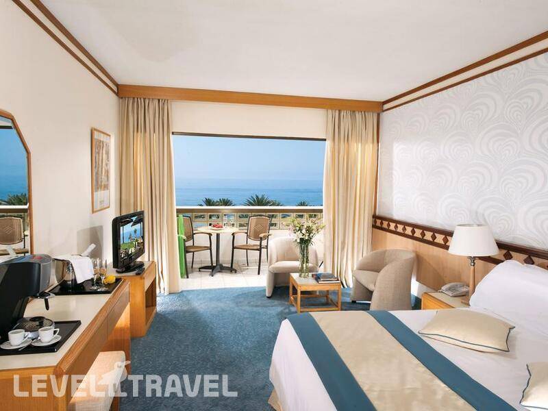 Фотография Constantinou Bros Athena Beach Hotel