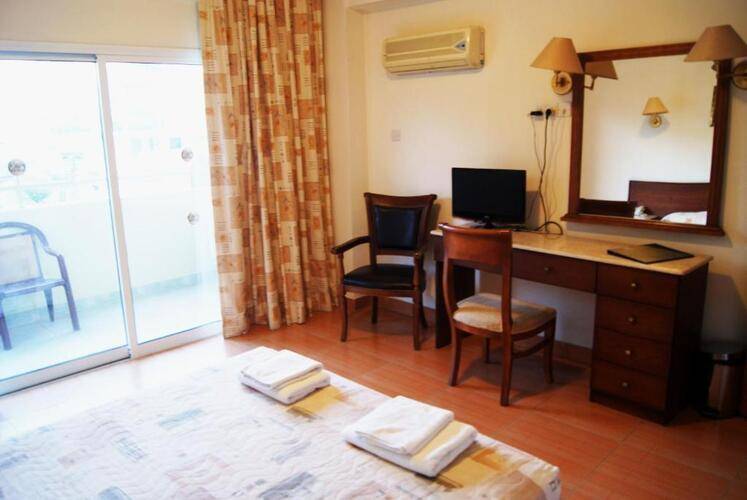 Moniatis Hotel
