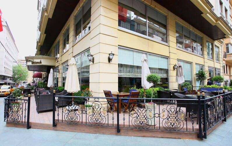 Grand Oztanik Hotel