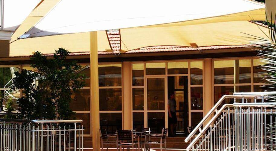 The One Club Hotel