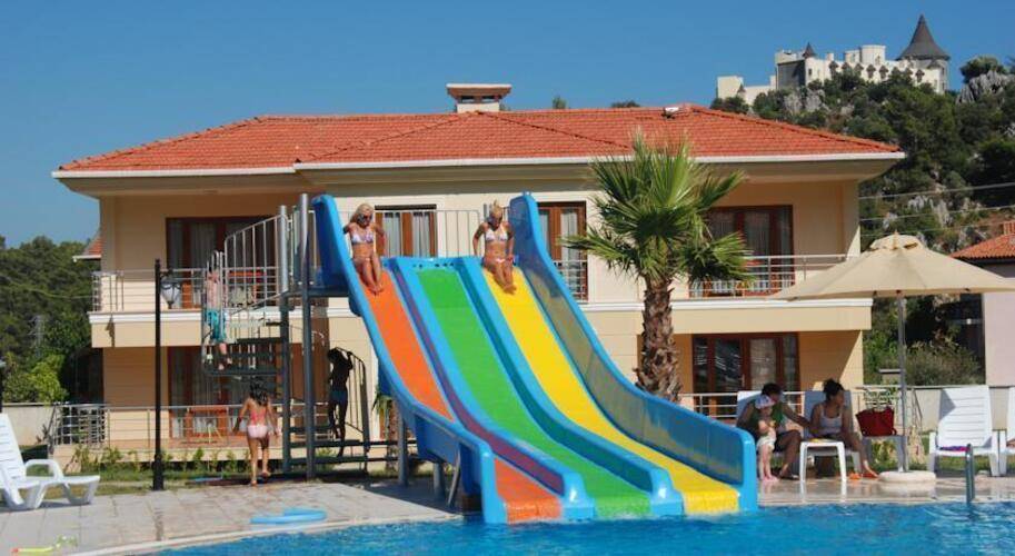 The One Club Hotel