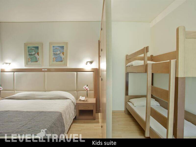 Фотография Golden Coast Beach Hotel