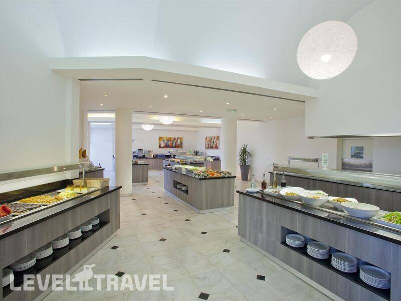 Фотография Golden Coast Beach Hotel