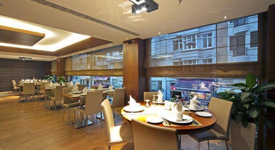 Lamartine Hotel