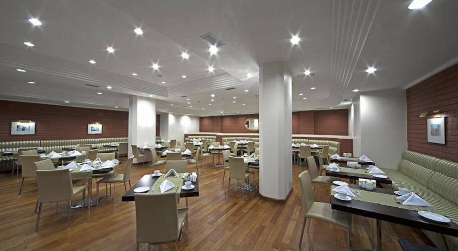 Lamartine Hotel