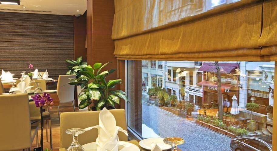 Lamartine Hotel
