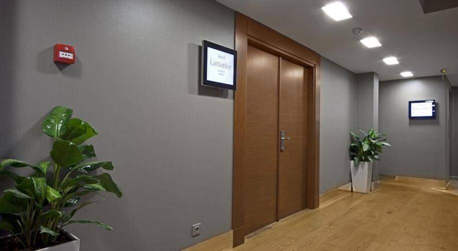 Lamartine Hotel
