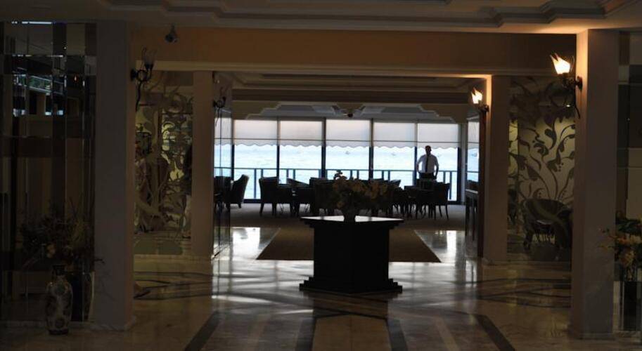 Grand Ozcelik Hotel