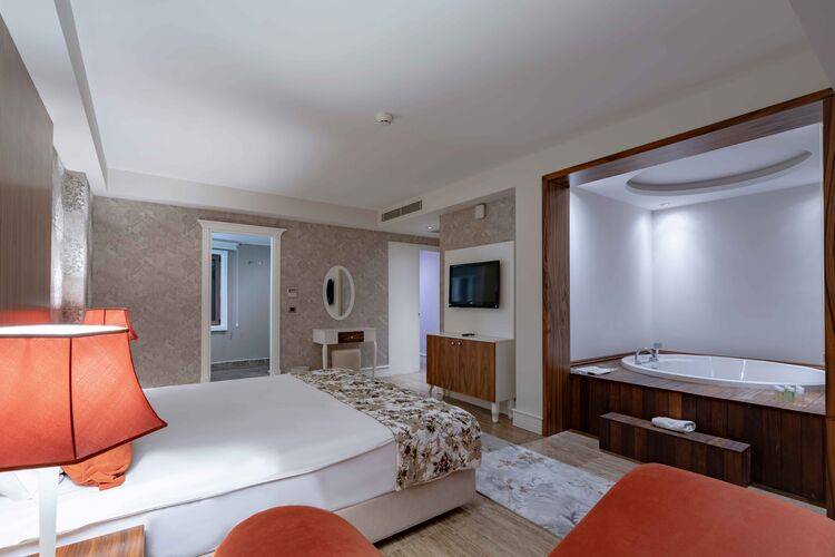 Royal Teos Thermal Resort Clinic & Spa (Ex.Euphoria Aegean Resort&Spa)