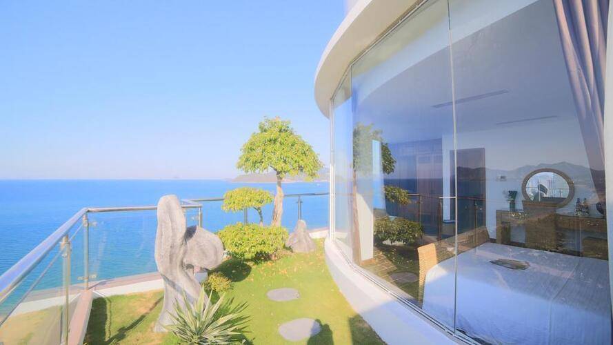 The Light Hotel & Resort