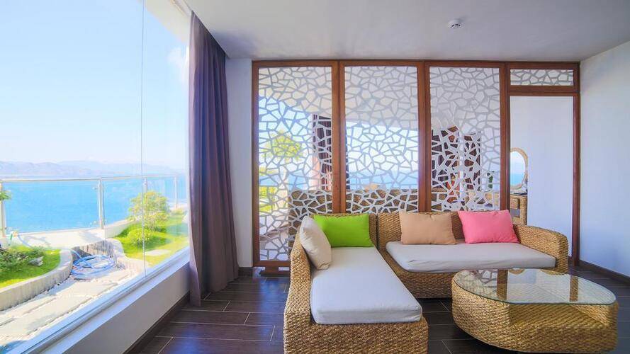 The Light Hotel & Resort