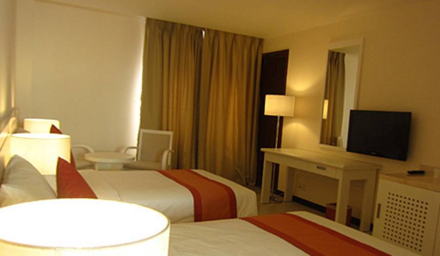 Nhi Phi Hotel