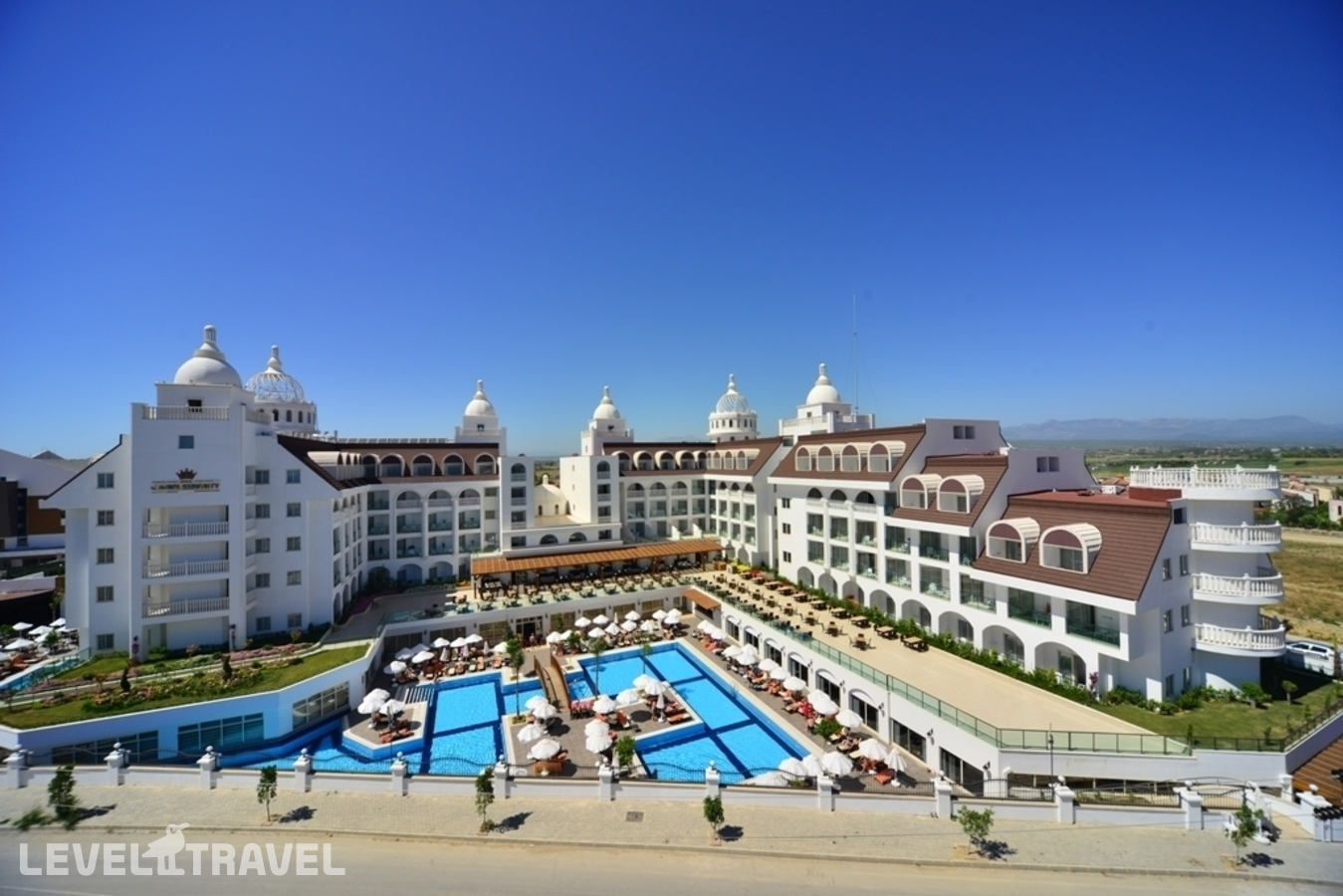 Side Crown Serenity Hotel