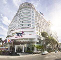 $item['hotel']['name']