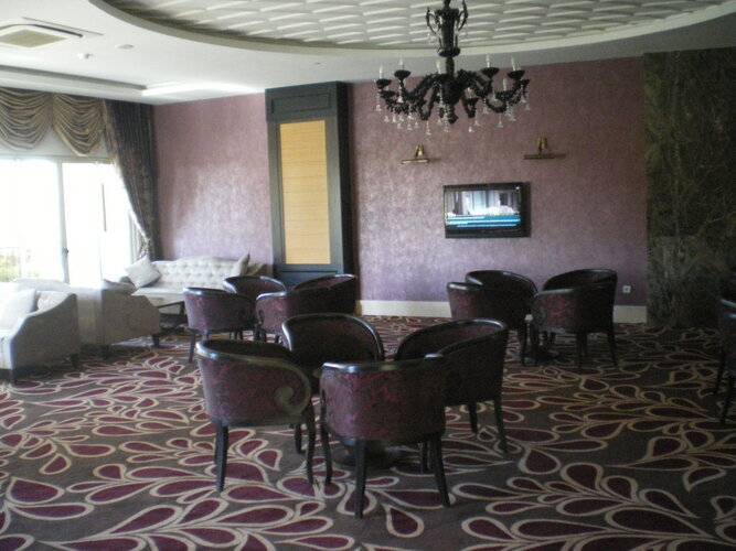 Side Crown Select Hotel