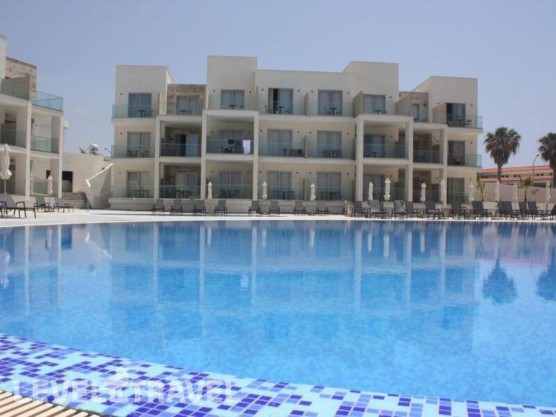 Фотография Amphora Beach Resort & Suites