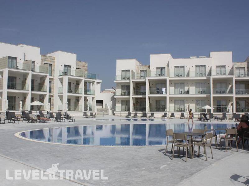 Фотография Amphora Beach Resort & Suites