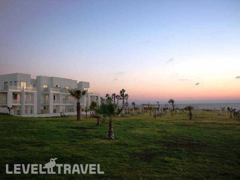 Фотография Amphora Beach Resort & Suites
