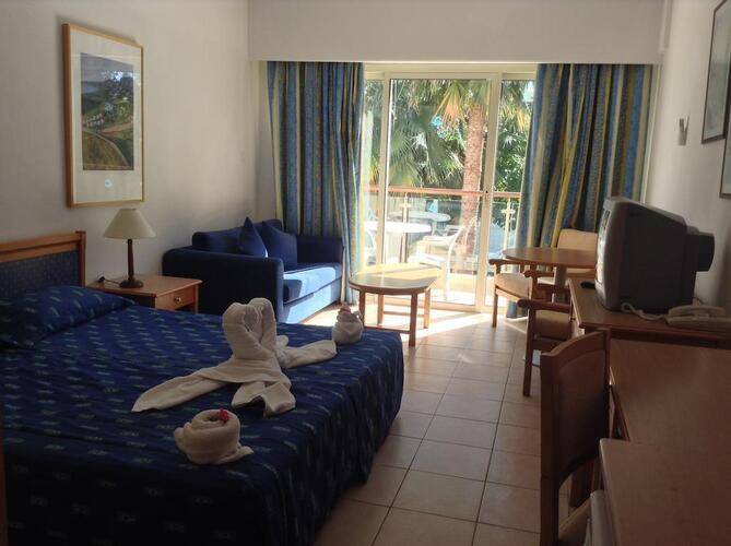 Paphos Gardens Apt