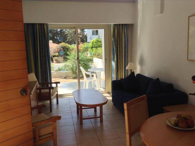 Paphos Gardens Apt