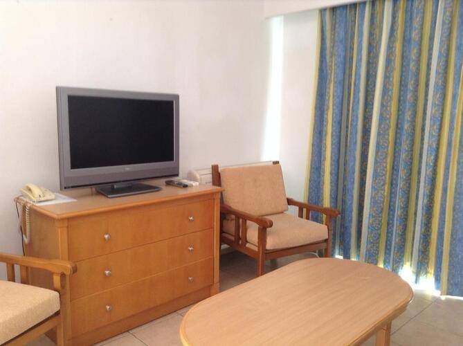 Paphos Gardens Apt