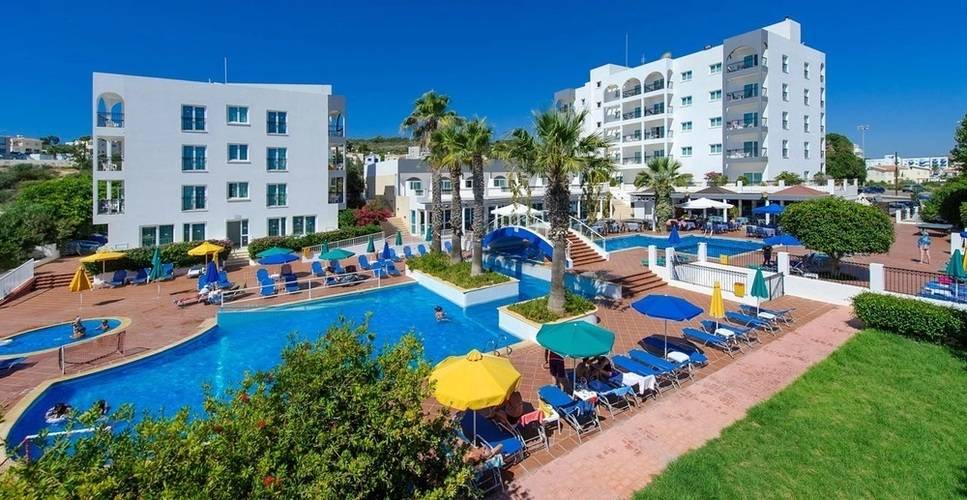 Paramount Hotel Apts