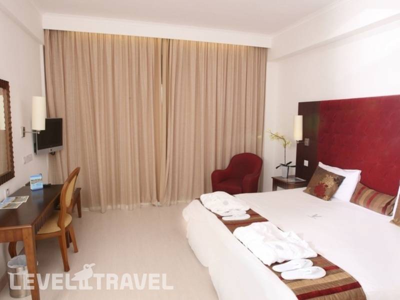 Фотография Vrissiana Beach Hotel