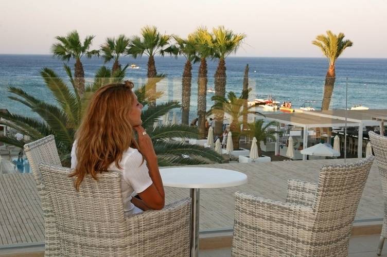 Vrissiana Beach Hotel