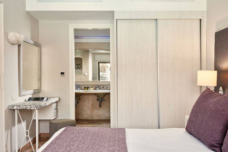 Atlantica Aeneas Resort & Spa